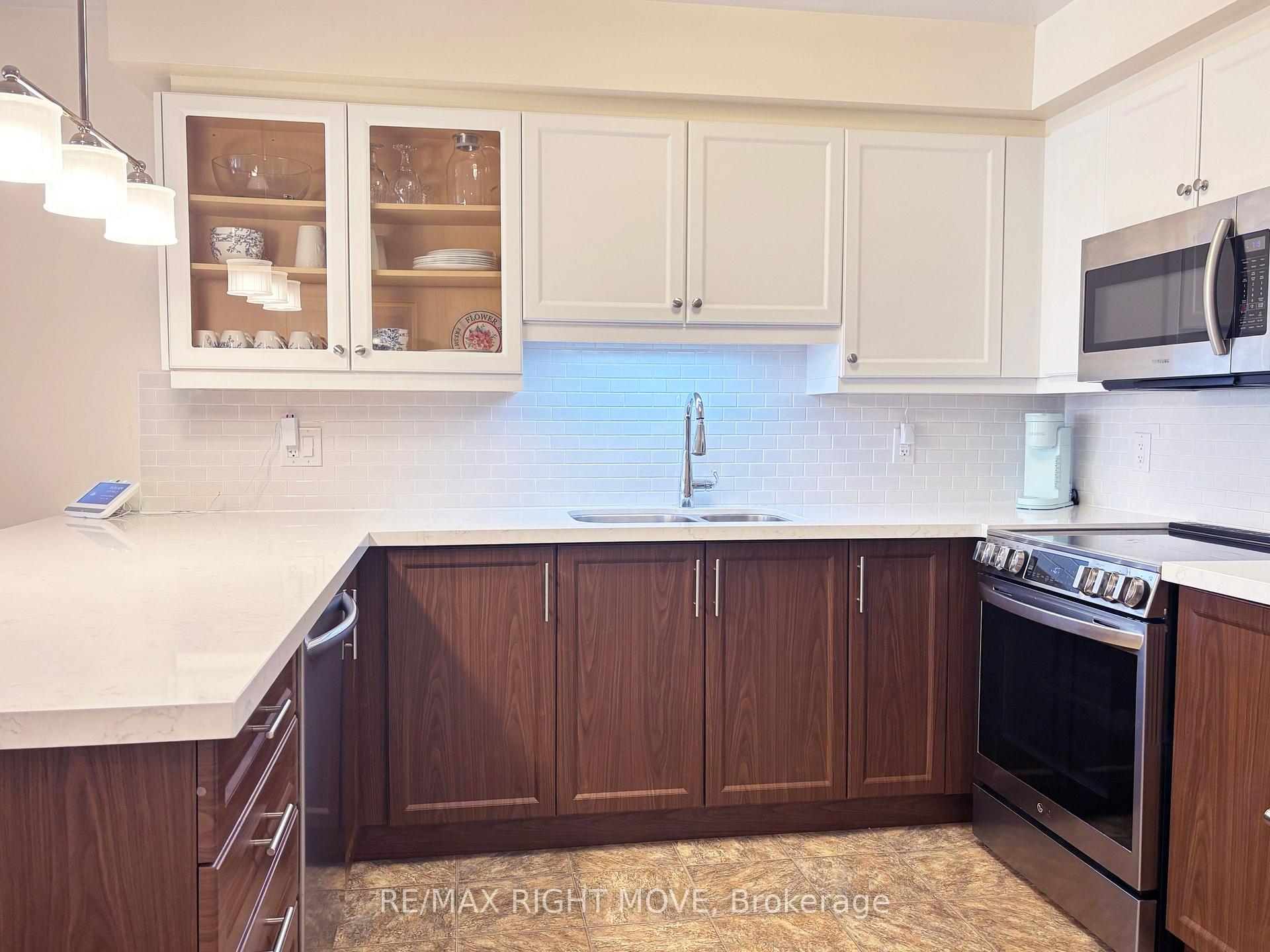 Photo 8 of 106 Lucy Lane, Orillia — HOMEH