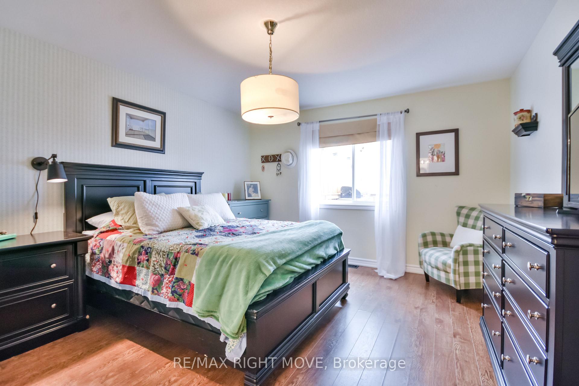 Photo 13 of 106 Lucy Lane, Orillia — HOMEH