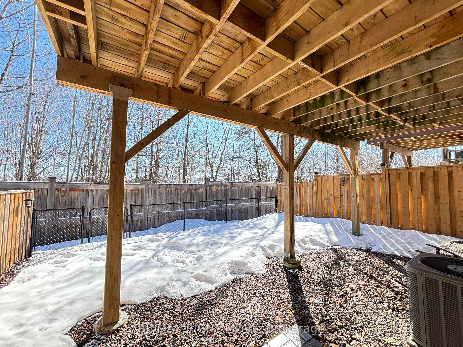 Photo 16 of 106 Lucy Lane, Orillia — HOMEH