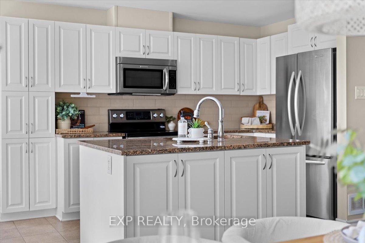 Photo 17 of 376 Gerry Lalonde Drive, Ottawa, Avalon West — HOMEH