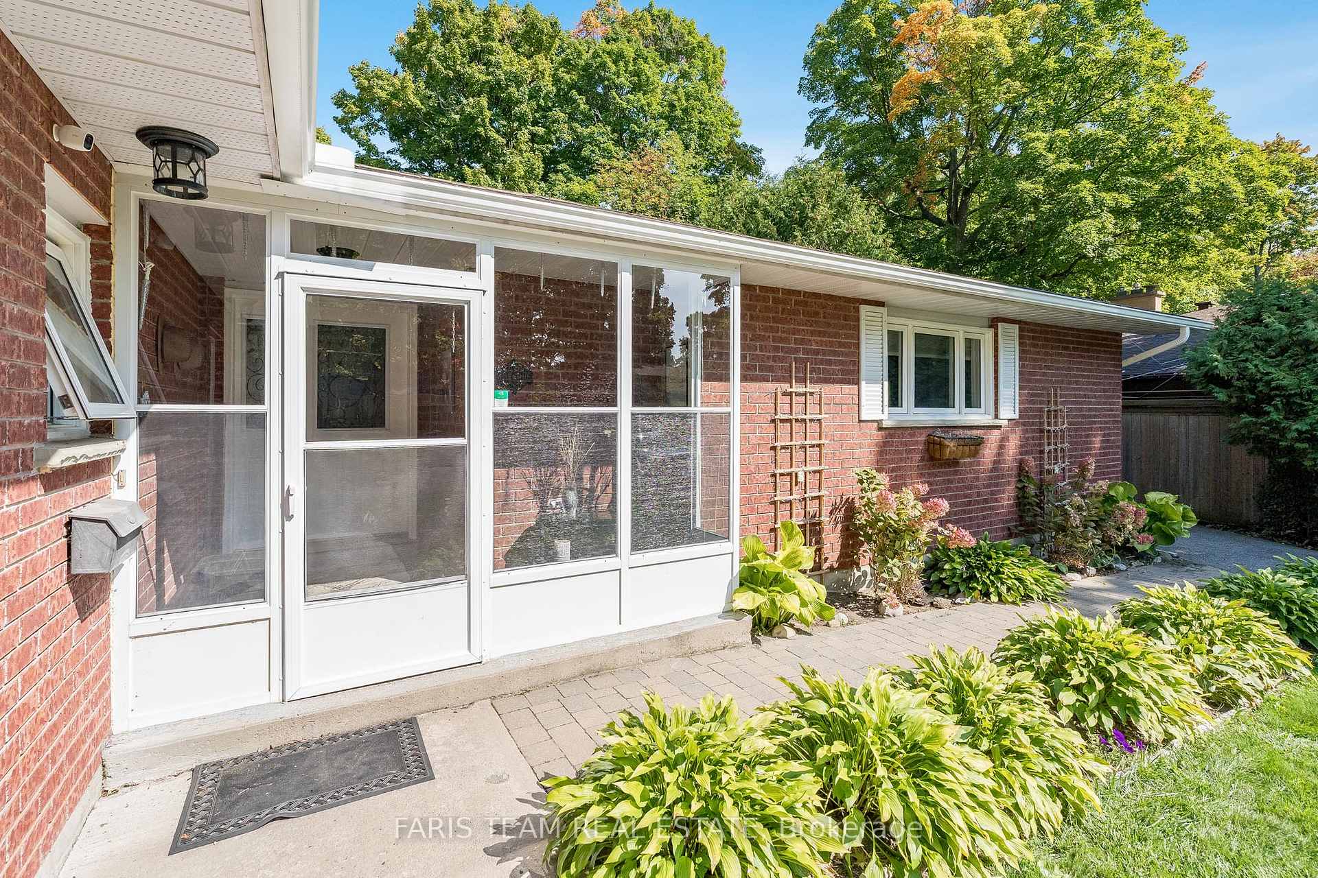 Photo 2 of 246 Belmoral Drive, Orillia — HOMEH