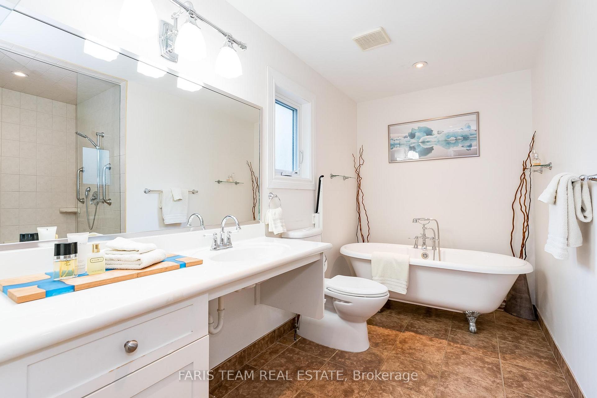 Photo 10 of 246 Belmoral Drive, Orillia — HOMEH