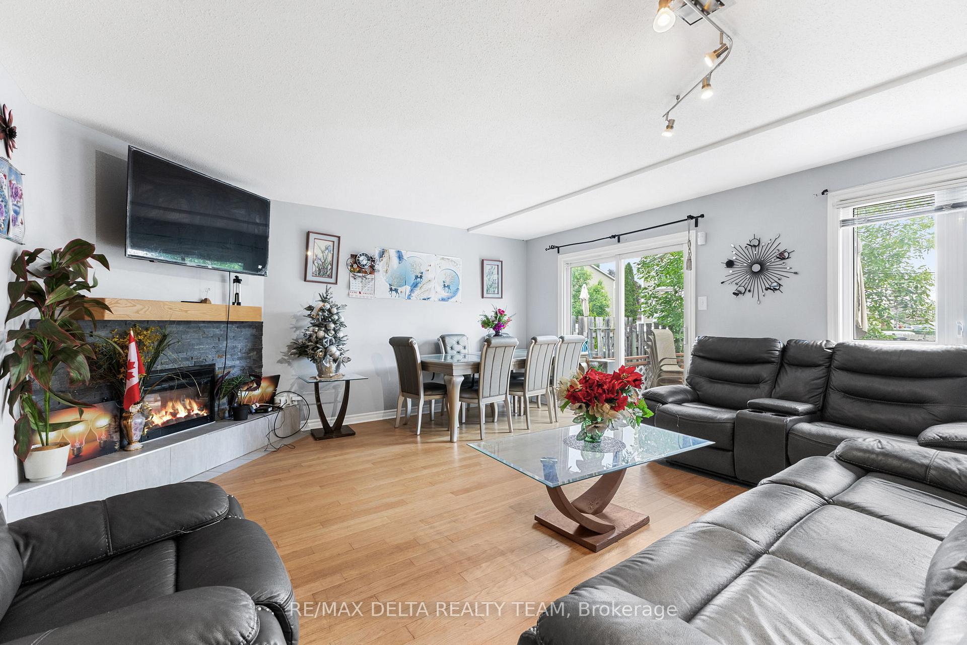 Photo 11 of 1401 Coulter Place, Ottawa, Bilberry Creek/Queenswood Heights — HOMEH