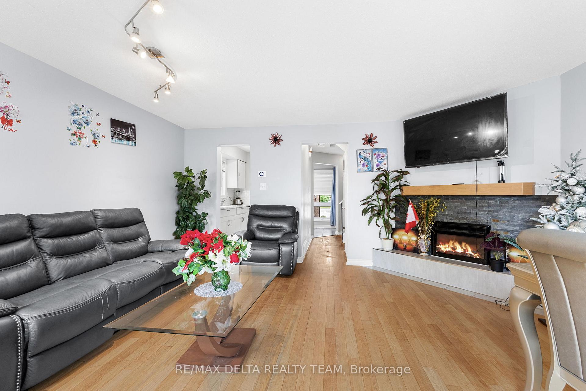 Photo 15 of 1401 Coulter Place, Ottawa, Bilberry Creek/Queenswood Heights — HOMEH