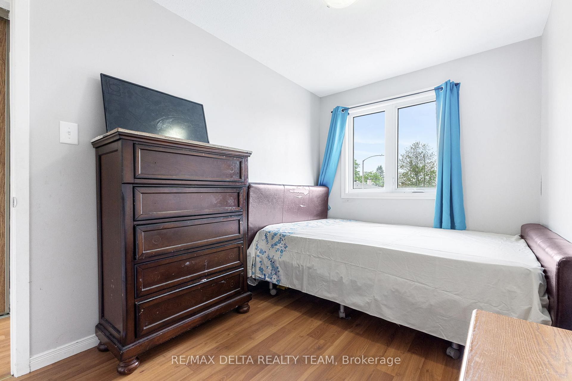 Photo 17 of 1401 Coulter Place, Ottawa, Bilberry Creek/Queenswood Heights — HOMEH