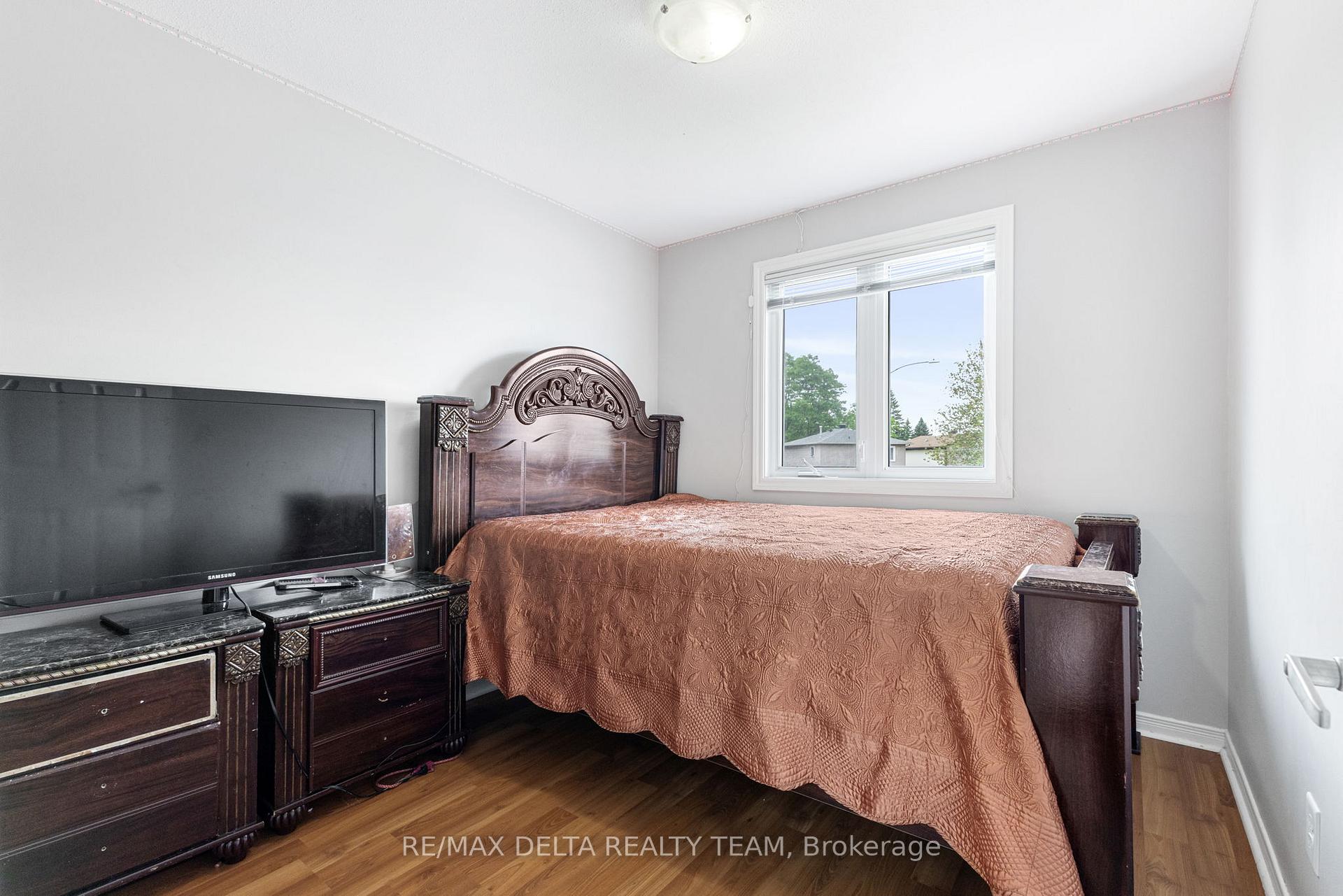 Photo 19 of 1401 Coulter Place, Ottawa, Bilberry Creek/Queenswood Heights — HOMEH