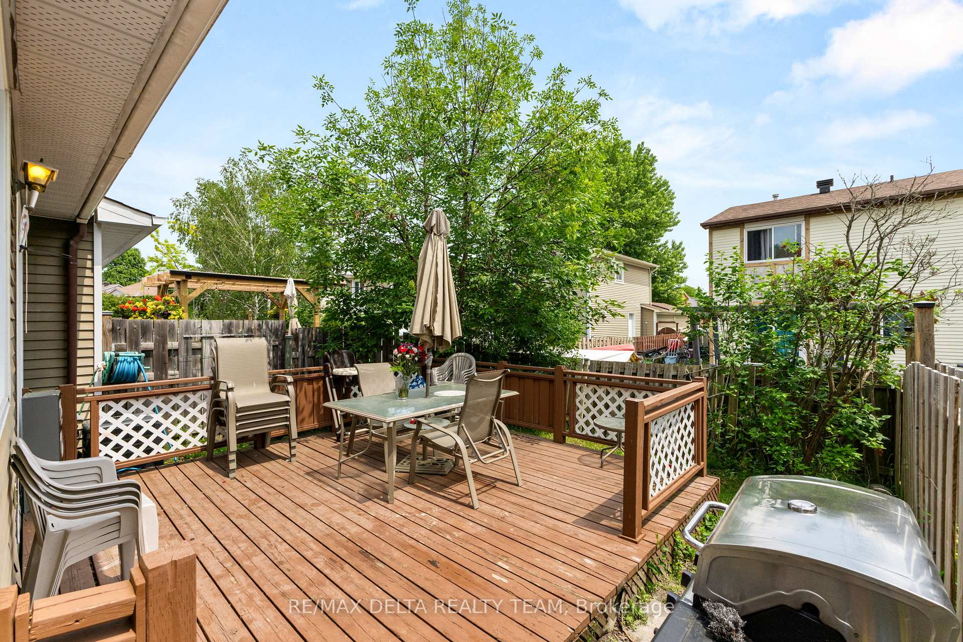 Photo 33 of 1401 Coulter Place, Ottawa, Bilberry Creek/Queenswood Heights — HOMEH