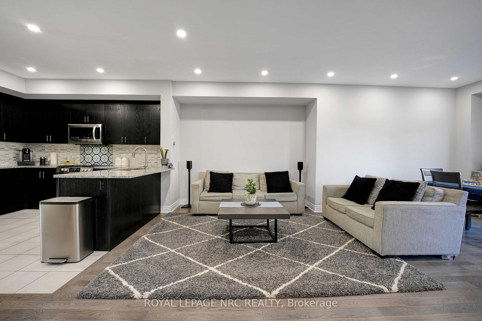 Photo 6 of 174 Walker Boulevard, New Tecumseth, Alliston — HOMEH