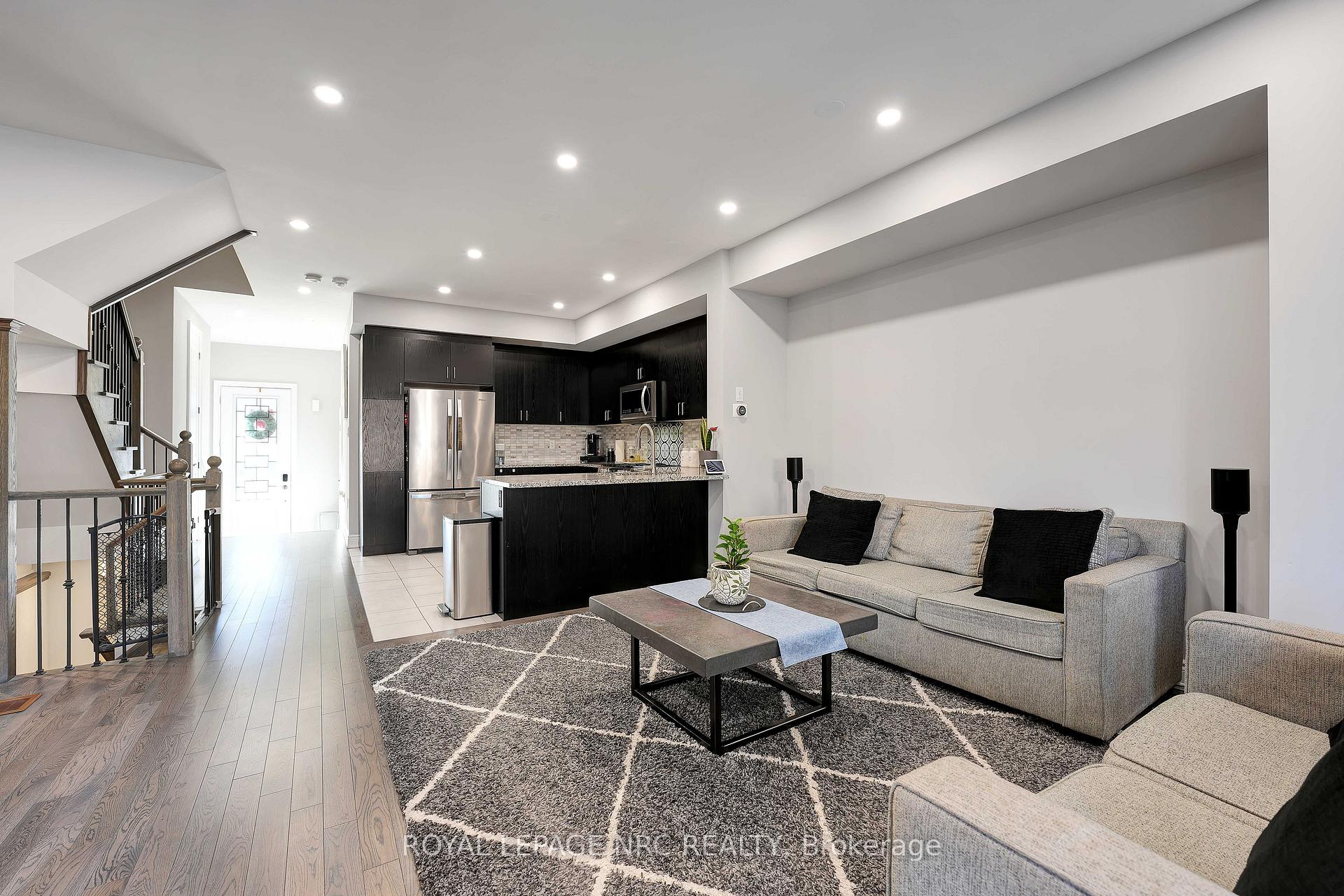 Photo 9 of 174 Walker Boulevard, New Tecumseth, Alliston — HOMEH