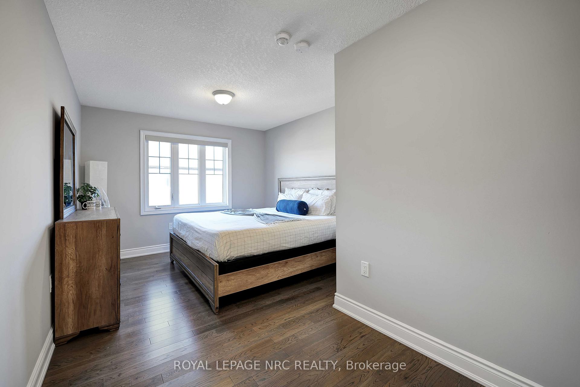 Photo 17 of 174 Walker Boulevard, New Tecumseth, Alliston — HOMEH