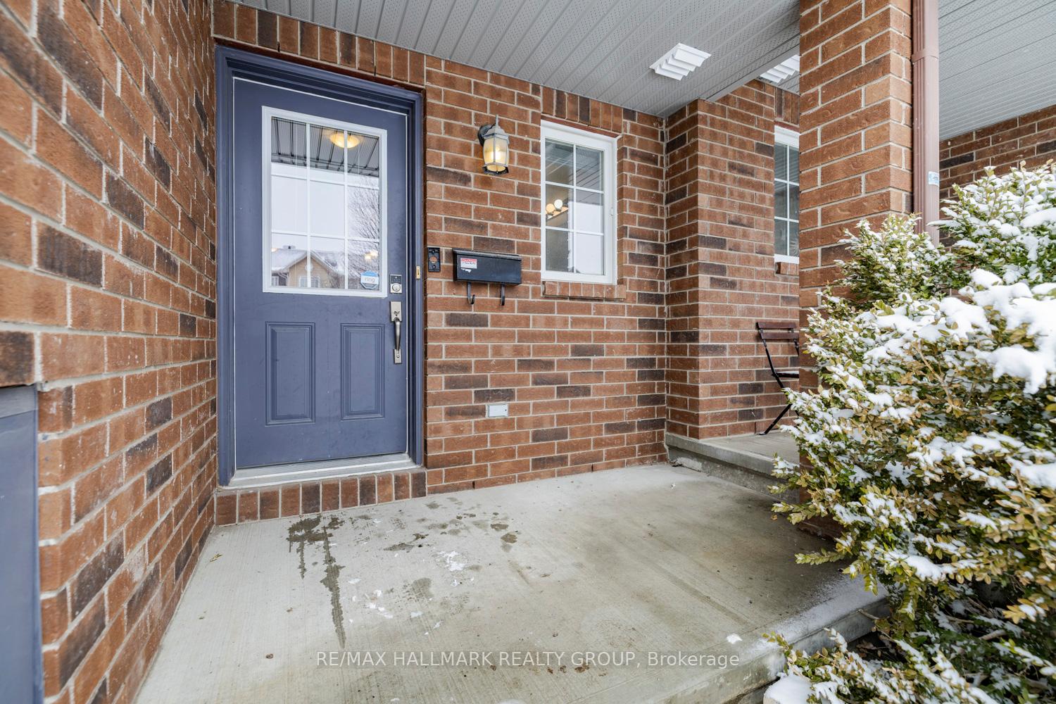 Photo 2 of 207 Rolling Meadow Crescent, Ottawa, Mer Bleue/Bradley Estates/Anderson Park — HOMEH