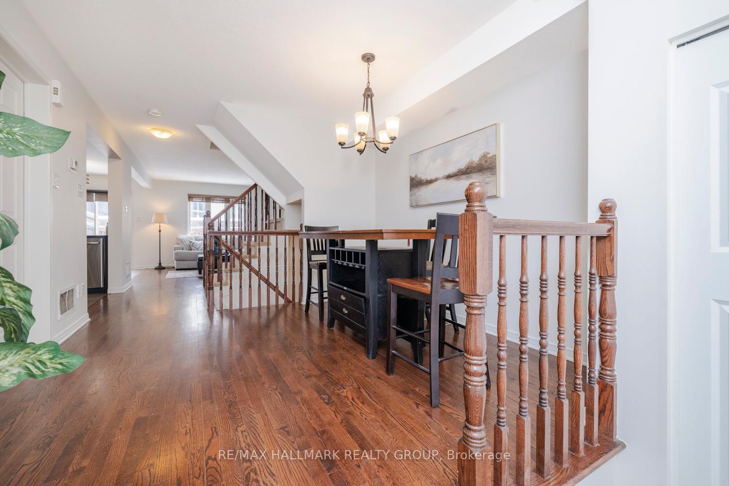 Photo 5 of 207 Rolling Meadow Crescent, Ottawa, Mer Bleue/Bradley Estates/Anderson Park — HOMEH