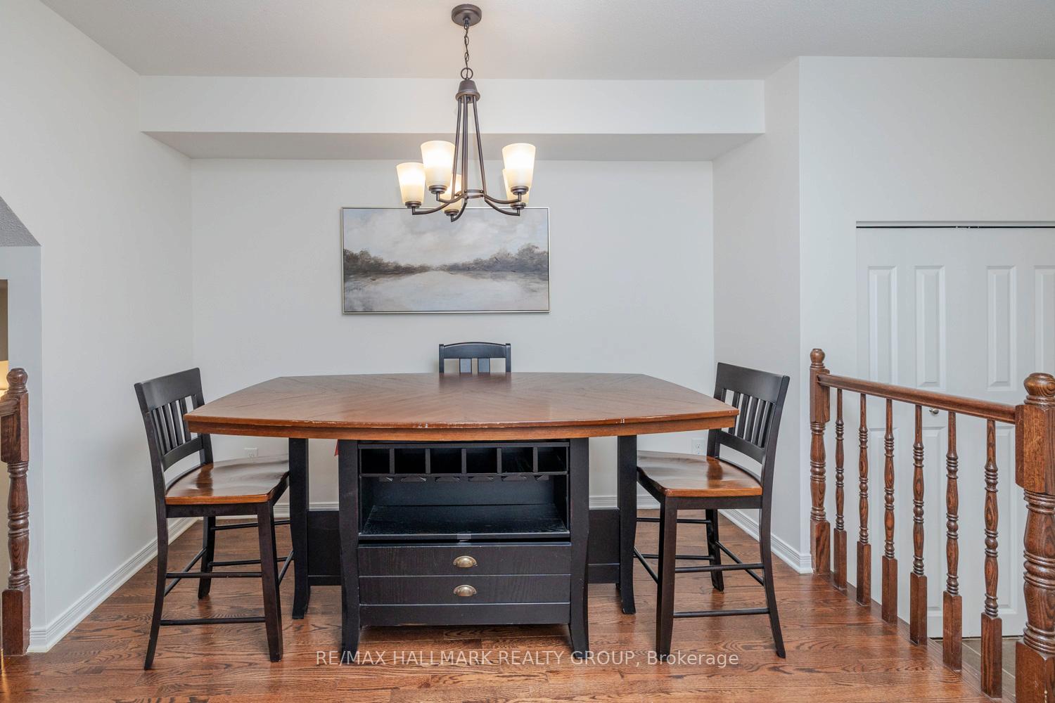 Photo 6 of 207 Rolling Meadow Crescent, Ottawa, Mer Bleue/Bradley Estates/Anderson Park — HOMEH
