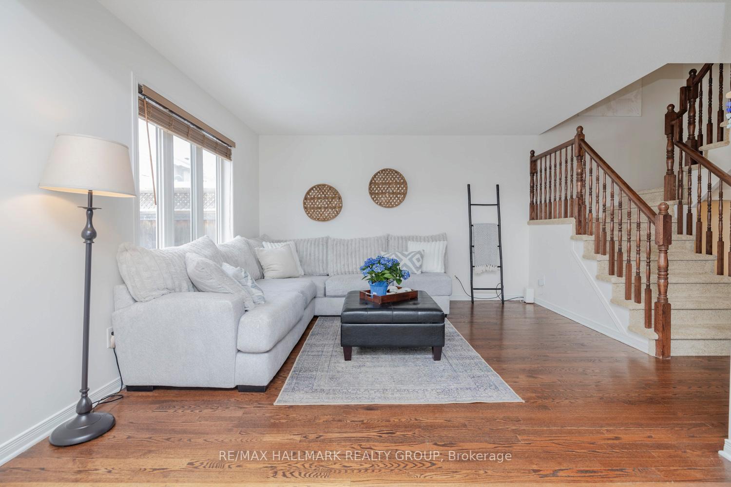 Photo 8 of 207 Rolling Meadow Crescent, Ottawa, Mer Bleue/Bradley Estates/Anderson Park — HOMEH
