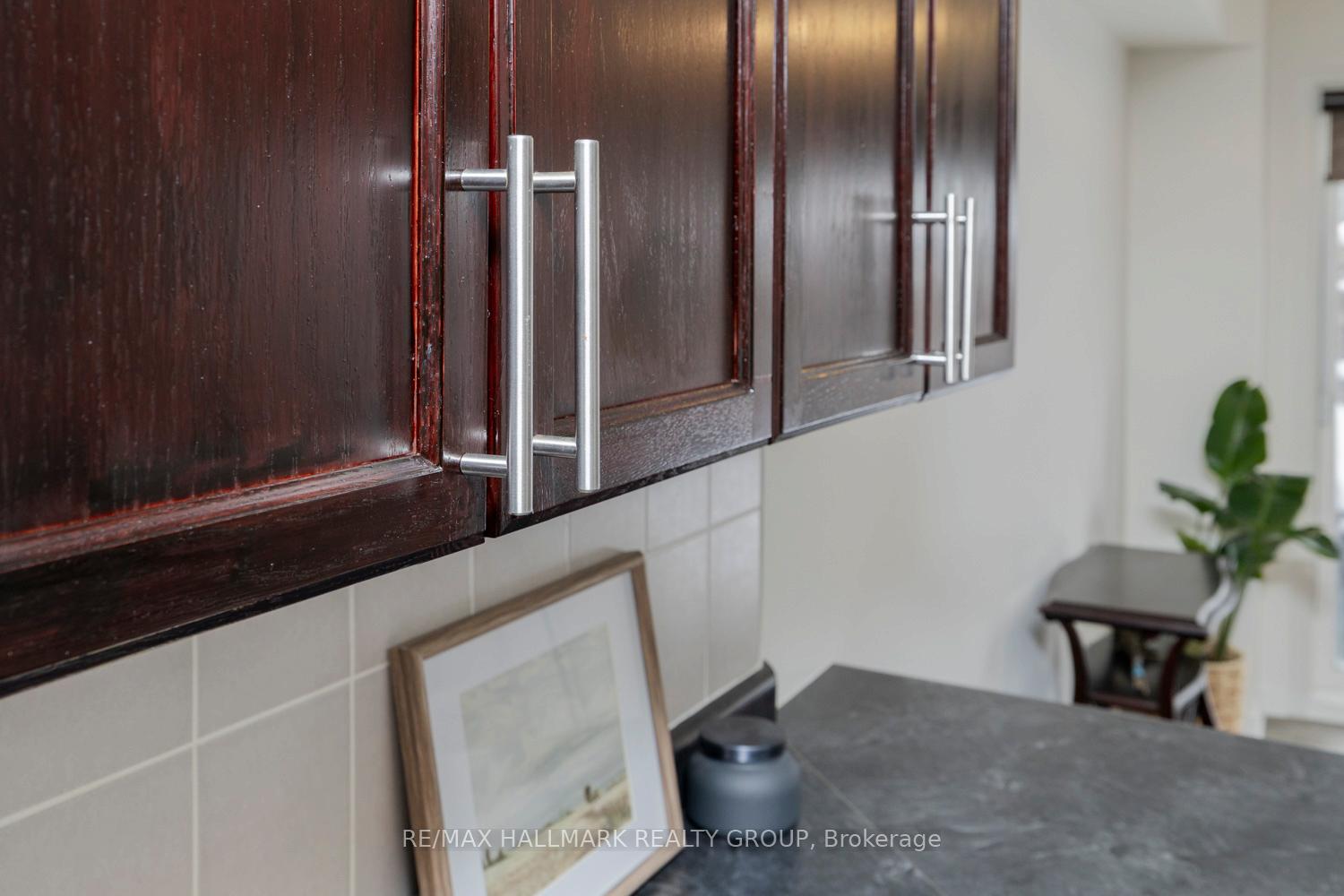 Photo 17 of 207 Rolling Meadow Crescent, Ottawa, Mer Bleue/Bradley Estates/Anderson Park — HOMEH