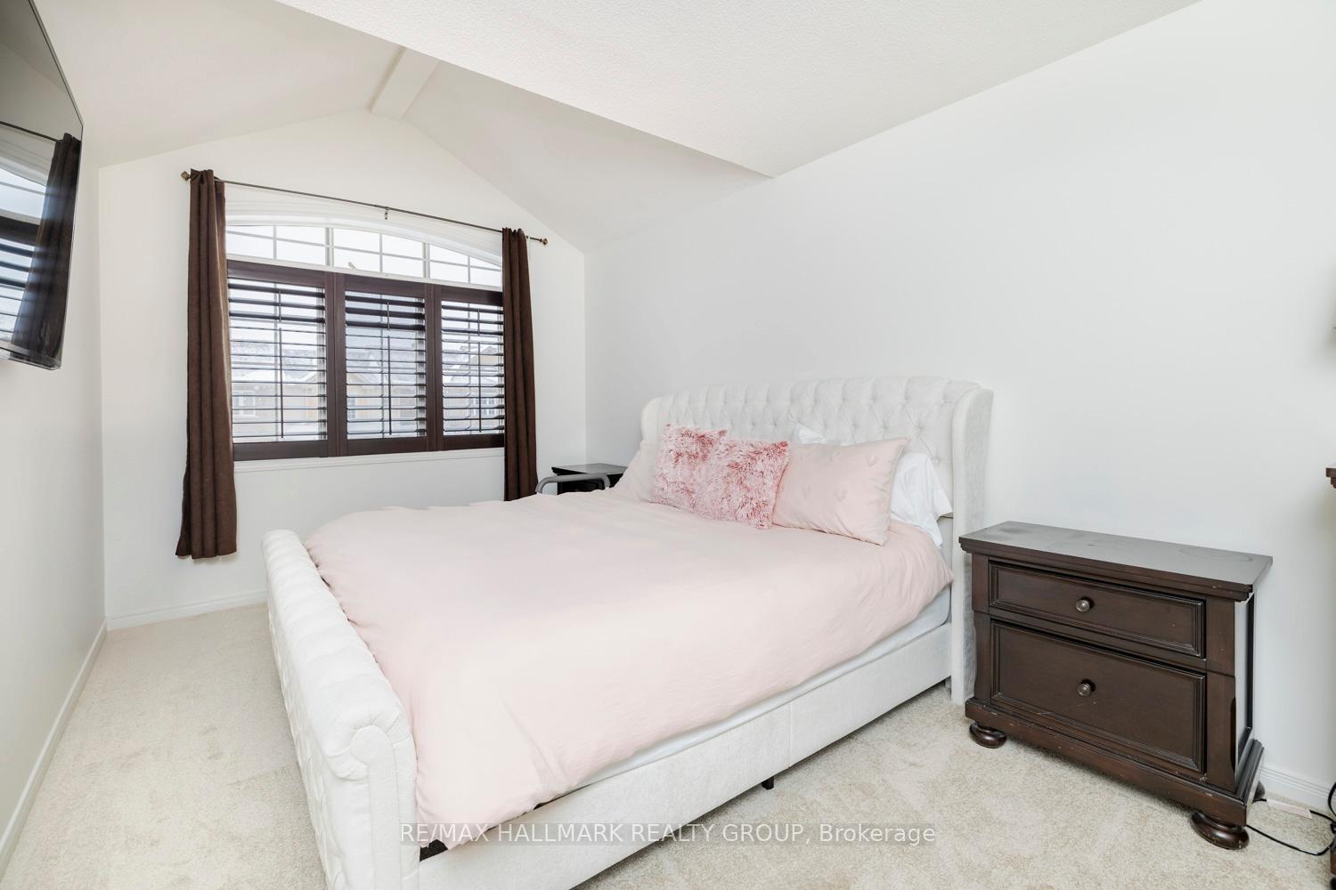 Photo 23 of 207 Rolling Meadow Crescent, Ottawa, Mer Bleue/Bradley Estates/Anderson Park — HOMEH