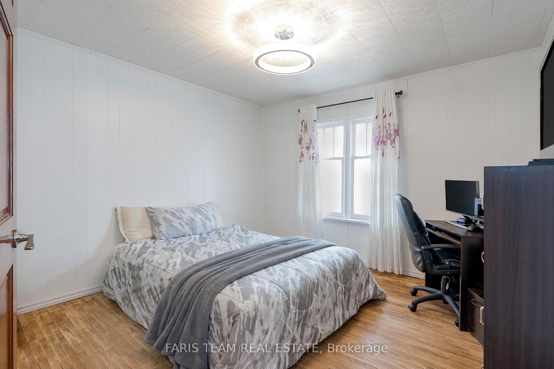 Photo 8 of 335 Moffat Street, Orillia — HOMEH