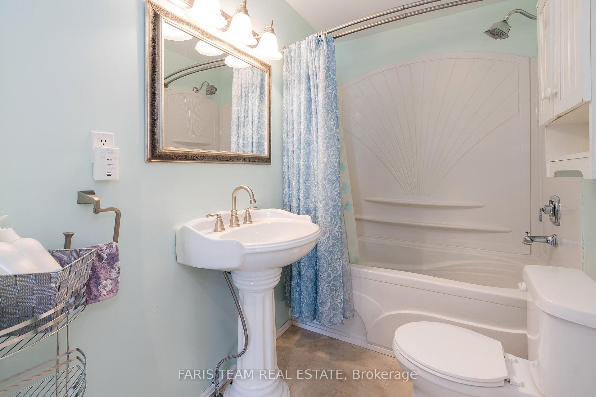 Photo 9 of 335 Moffat Street, Orillia — HOMEH