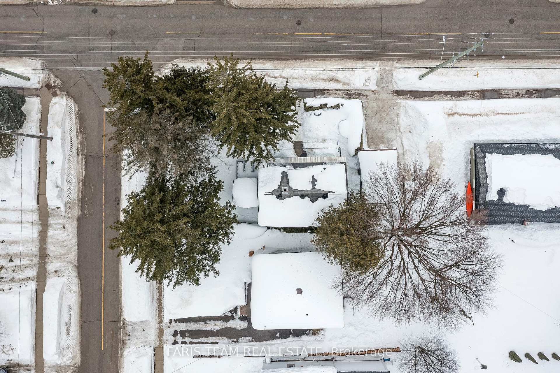 Photo 14 of 335 Moffat Street, Orillia — HOMEH