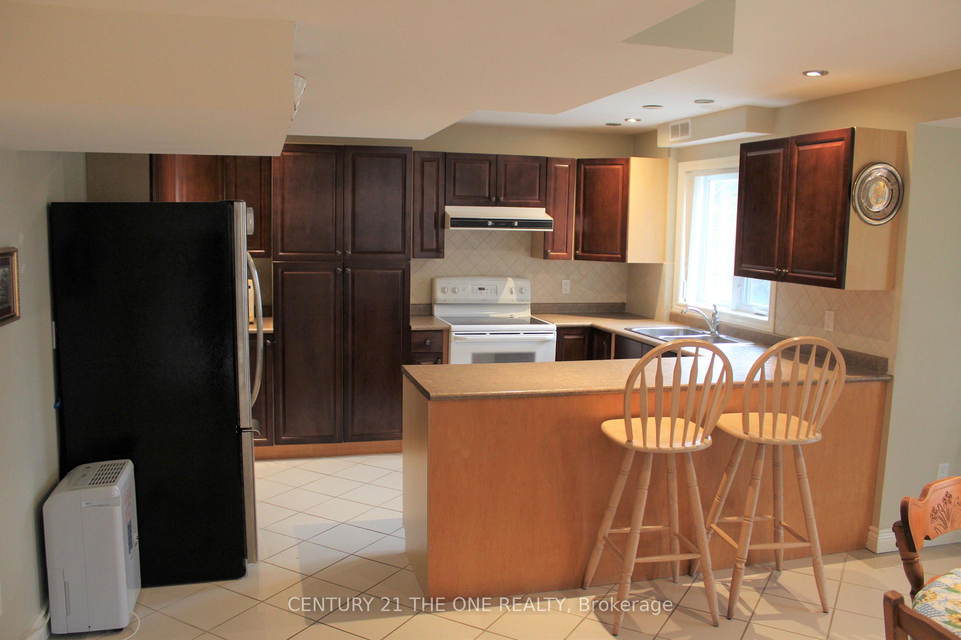 Photo 3 of Unit Basement, 768 Foxcroft Boulevard, Newmarket, Stonehaven-Wyndham — HOMEH