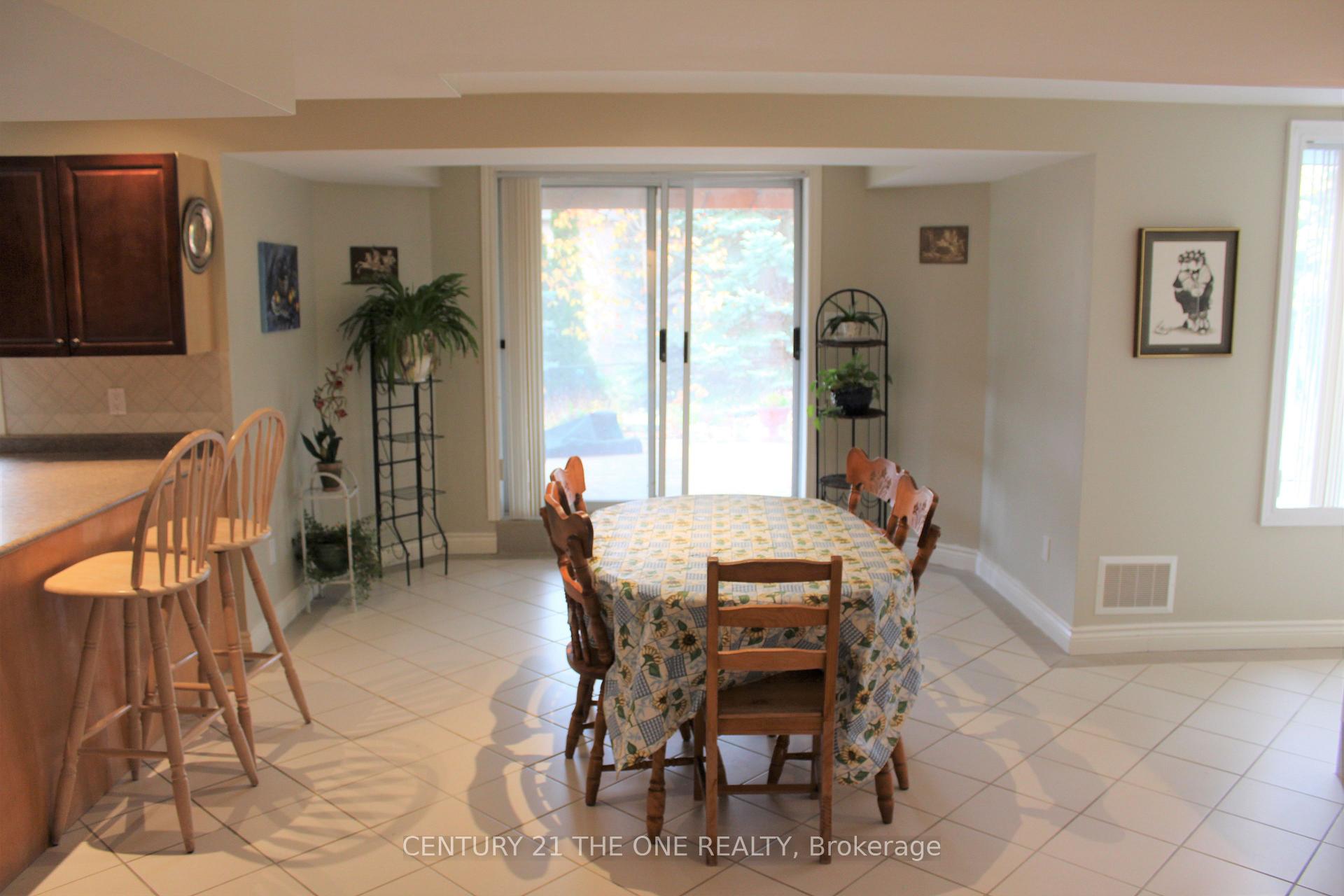 Photo 4 of Unit Basement, 768 Foxcroft Boulevard, Newmarket, Stonehaven-Wyndham — HOMEH