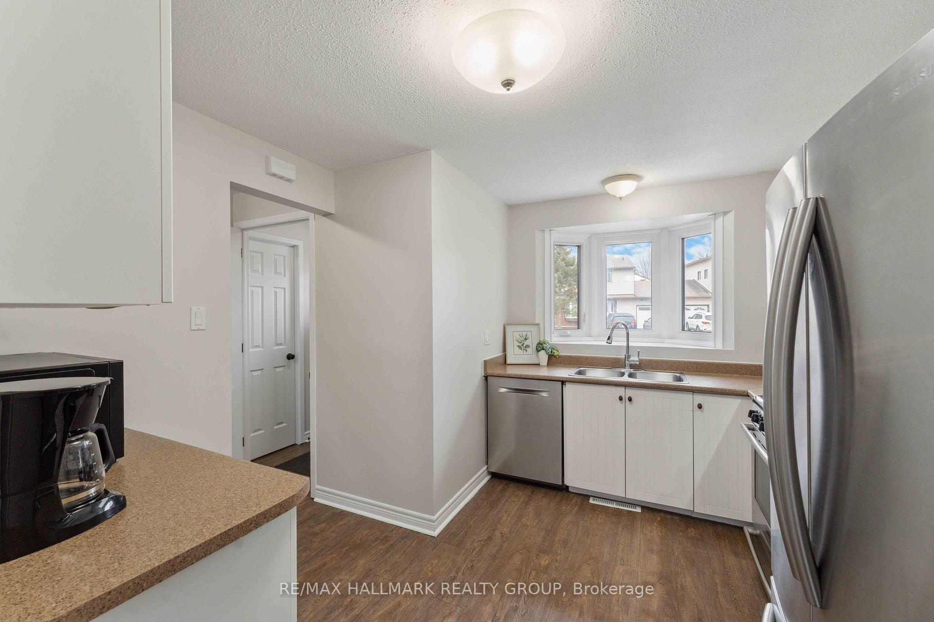 Photo 10 of 1031 Avignon Court, Ottawa, Orleans Wood — HOMEH