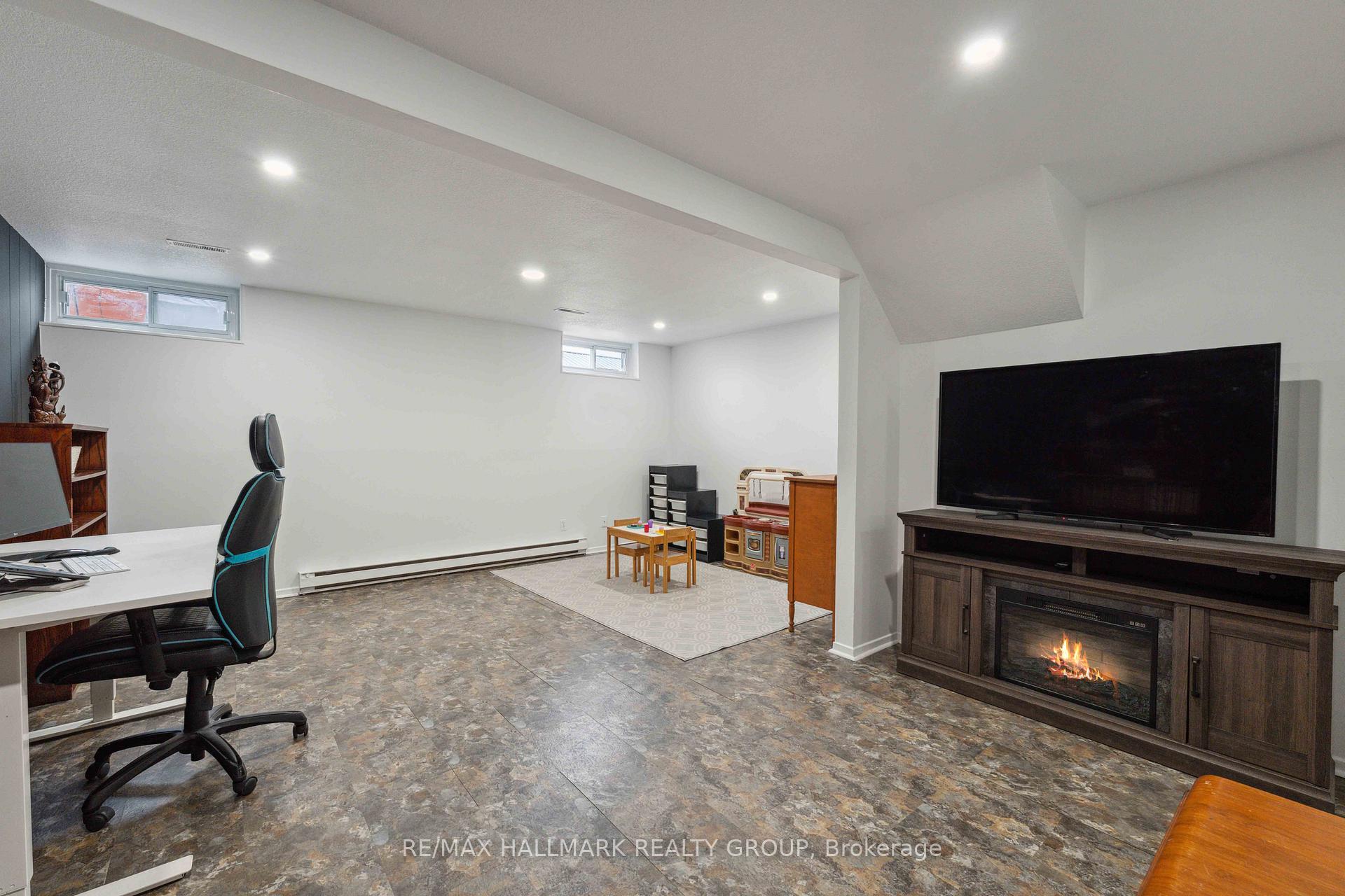Photo 36 of 1031 Avignon Court, Ottawa, Orleans Wood — HOMEH