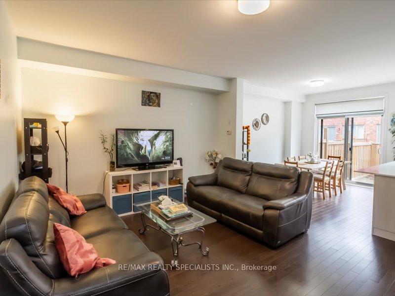 Photo 8 of 1341 Farmstead Drive, Milton, Ford — HOMEH