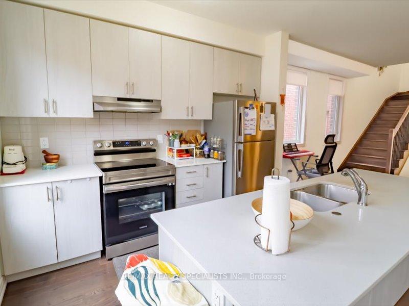 Photo 11 of 1341 Farmstead Drive, Milton, Ford — HOMEH