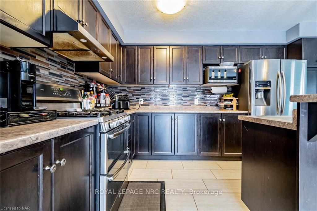 Photo 8 of 49 Abbott Place, Pelham, Fonthill — HOMEH