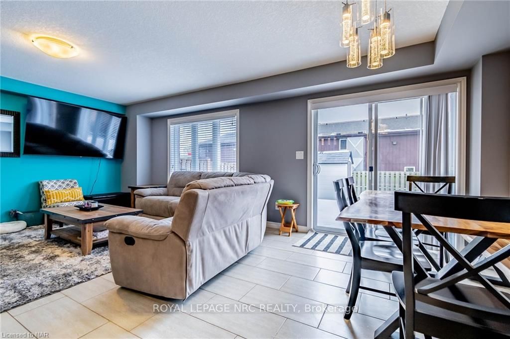 Photo 10 of 49 Abbott Place, Pelham, Fonthill — HOMEH