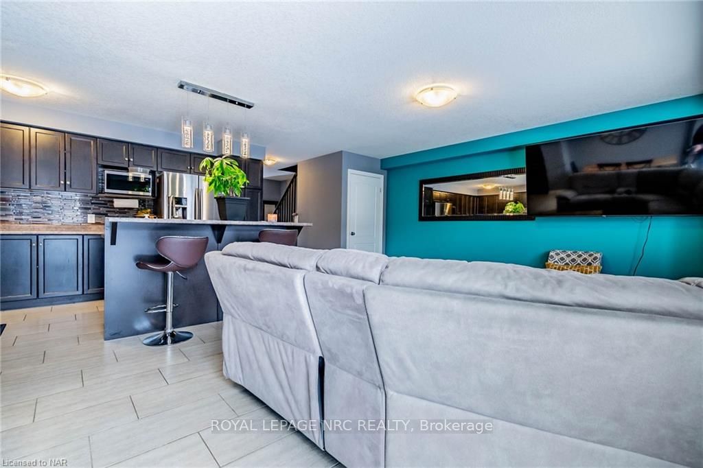 Photo 12 of 49 Abbott Place, Pelham, Fonthill — HOMEH