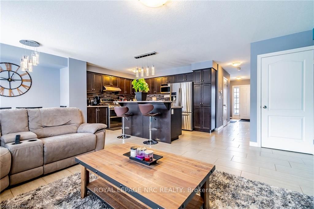 Photo 15 of 49 Abbott Place, Pelham, Fonthill — HOMEH