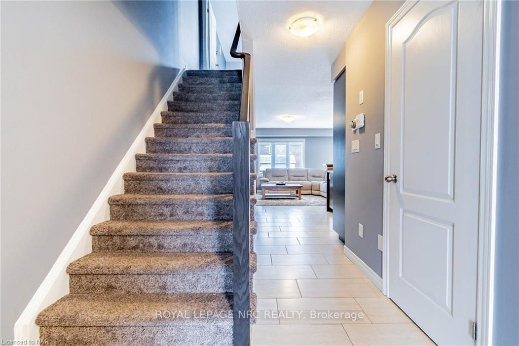 Photo 17 of 49 Abbott Place, Pelham, Fonthill — HOMEH