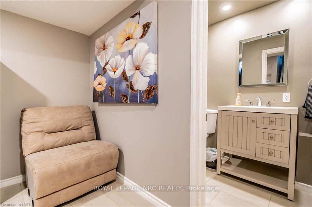 Photo 35 of 49 Abbott Place, Pelham, Fonthill — HOMEH