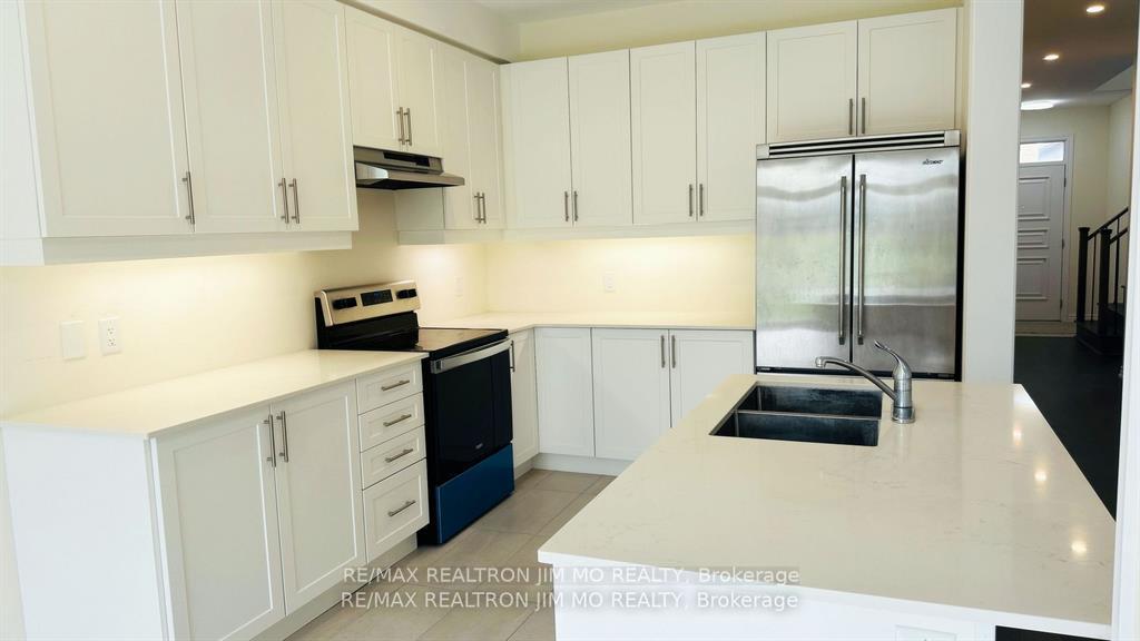 Photo 10 of 467 Rita‘s Avenue, Newmarket, Summerhill Estates — HOMEH