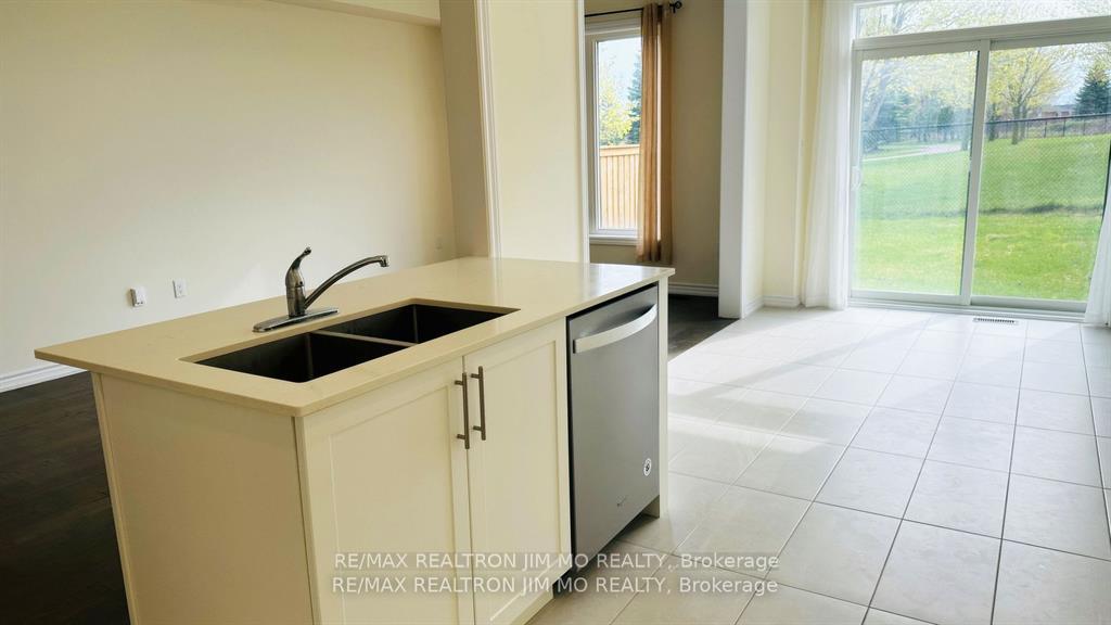 Photo 13 of 467 Rita‘s Avenue, Newmarket, Summerhill Estates — HOMEH