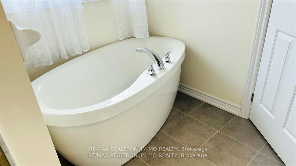 Photo 20 of 467 Rita‘s Avenue, Newmarket, Summerhill Estates — HOMEH