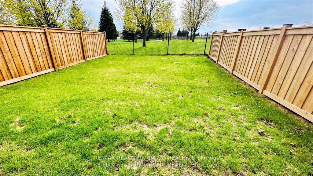Photo 25 of 467 Rita‘s Avenue, Newmarket, Summerhill Estates — HOMEH