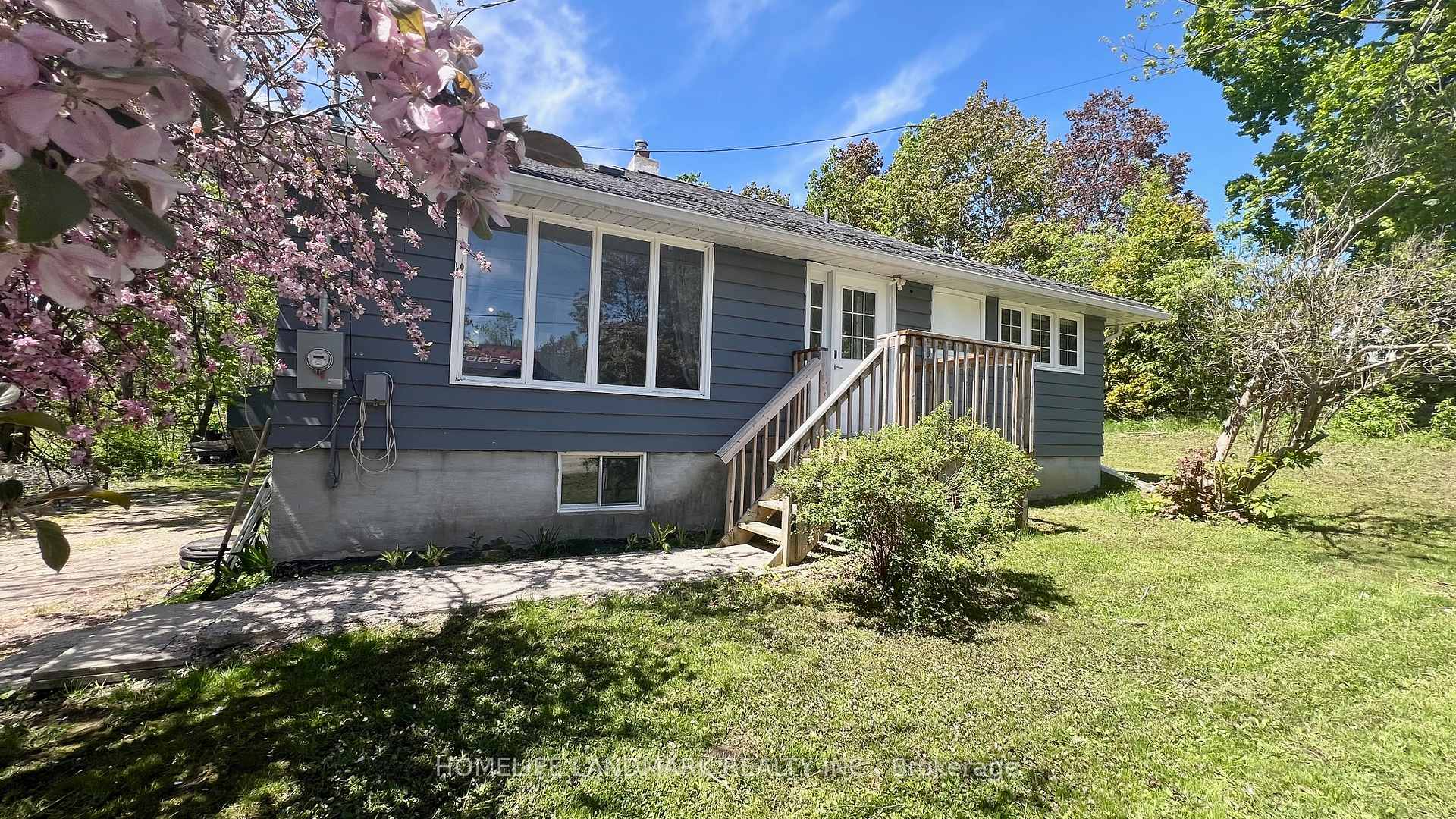 Front of 688 7th Line S