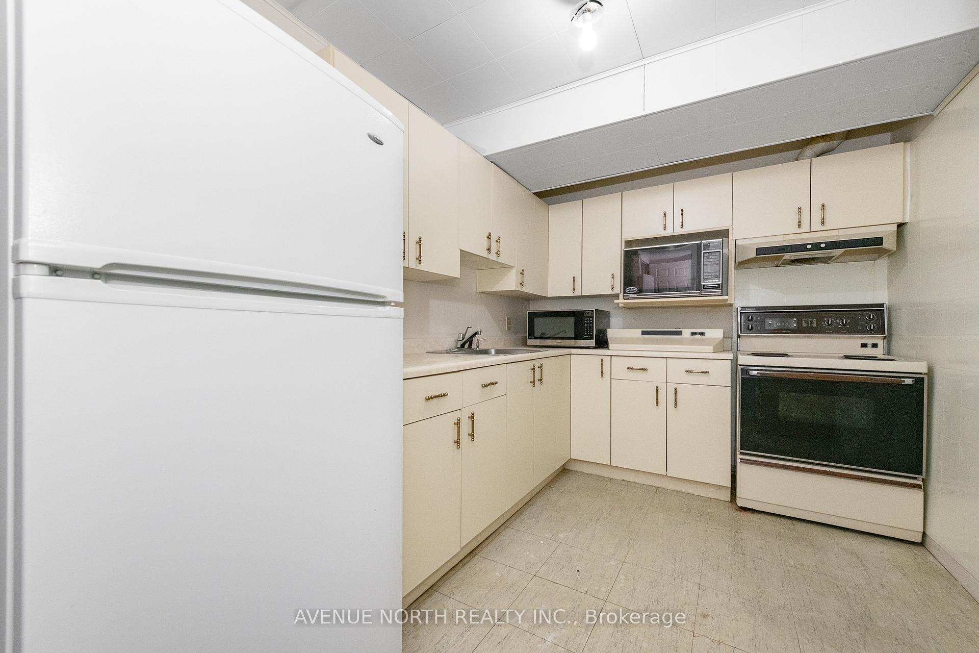 Photo 40 of 6074 Meadowglen Drive, Ottawa, Chapel Hill — HOMEH