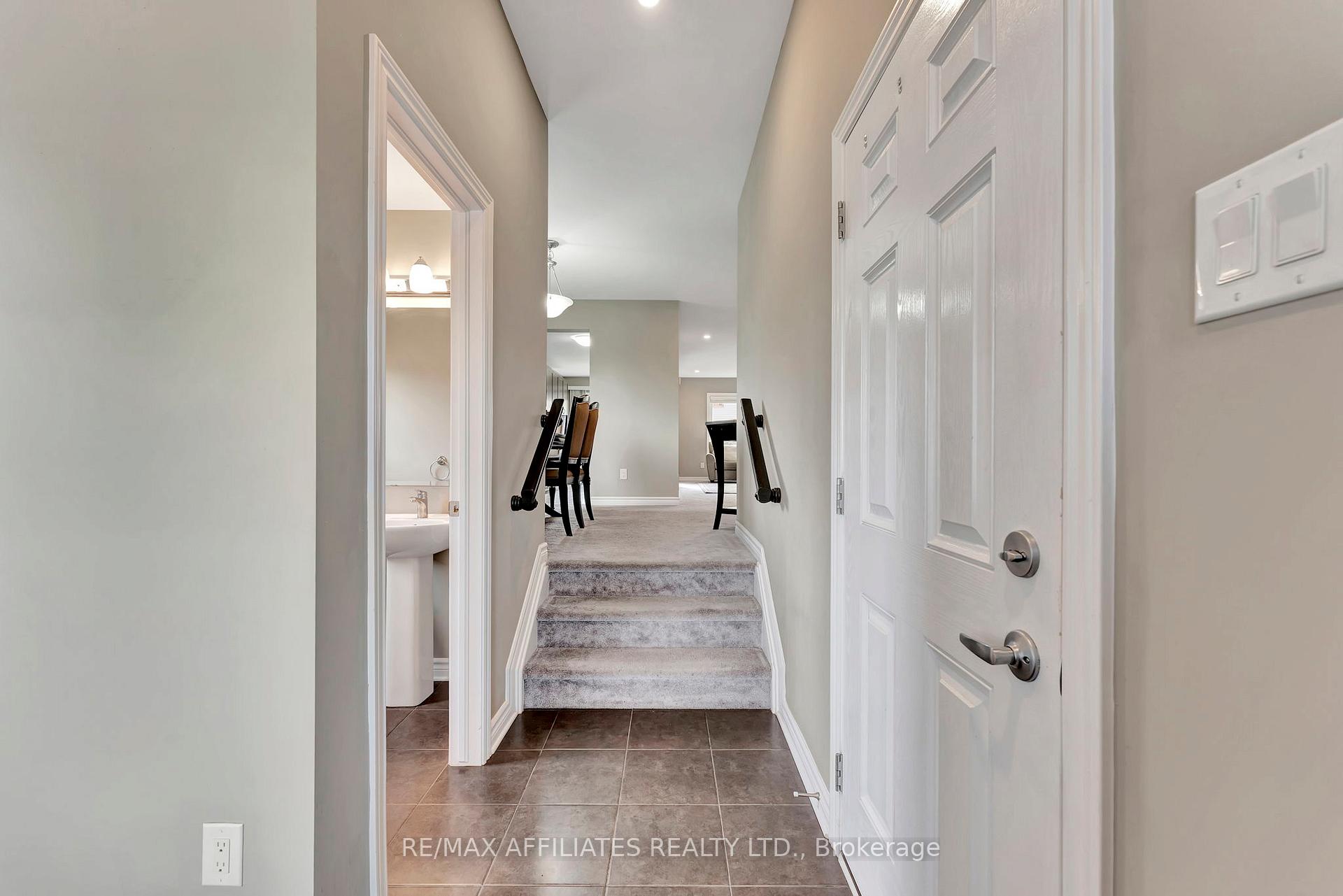 Photo 5 of 625 Trigoria Crescent, Ottawa, Avalon West — HOMEH