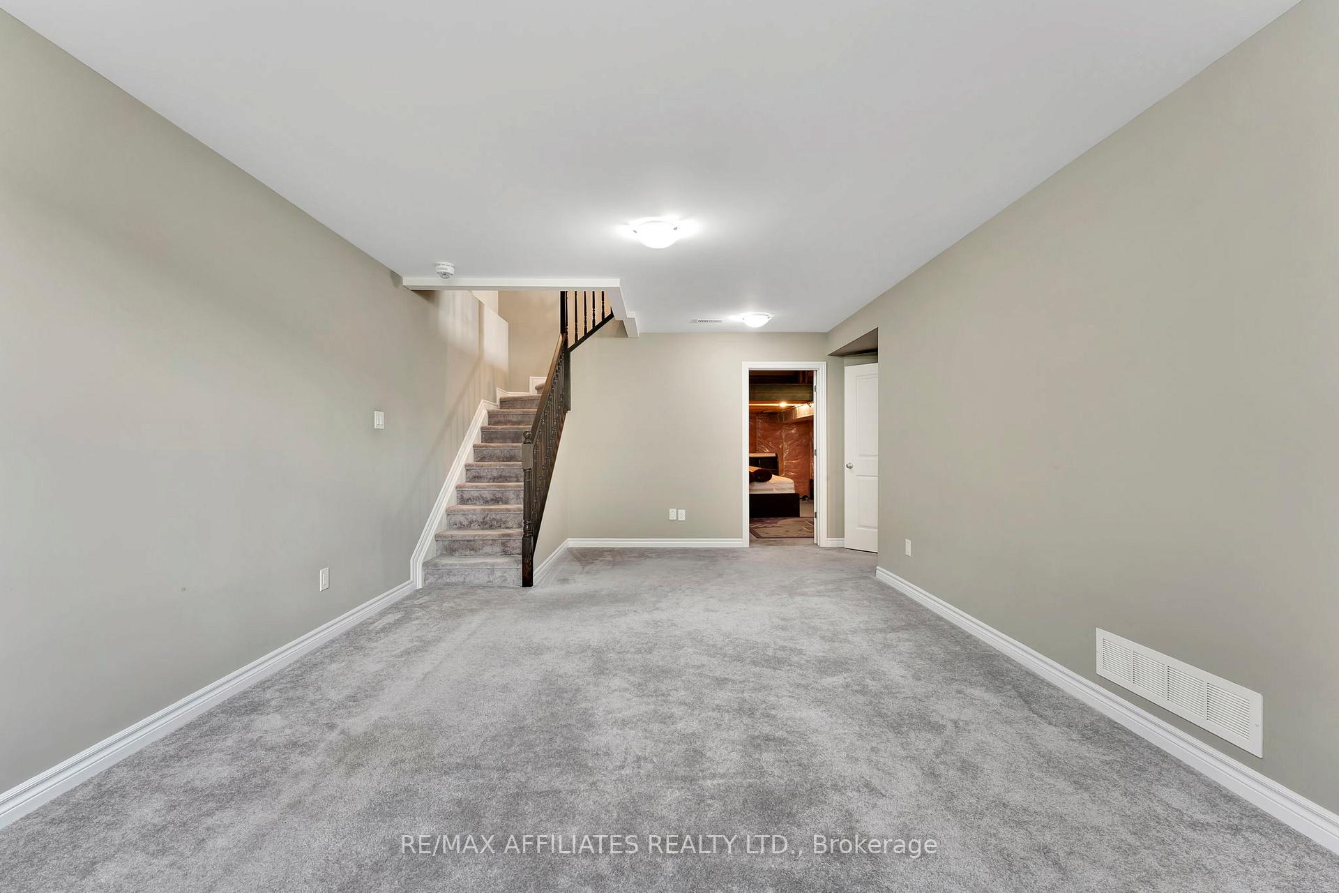 Photo 33 of 625 Trigoria Crescent, Ottawa, Avalon West — HOMEH