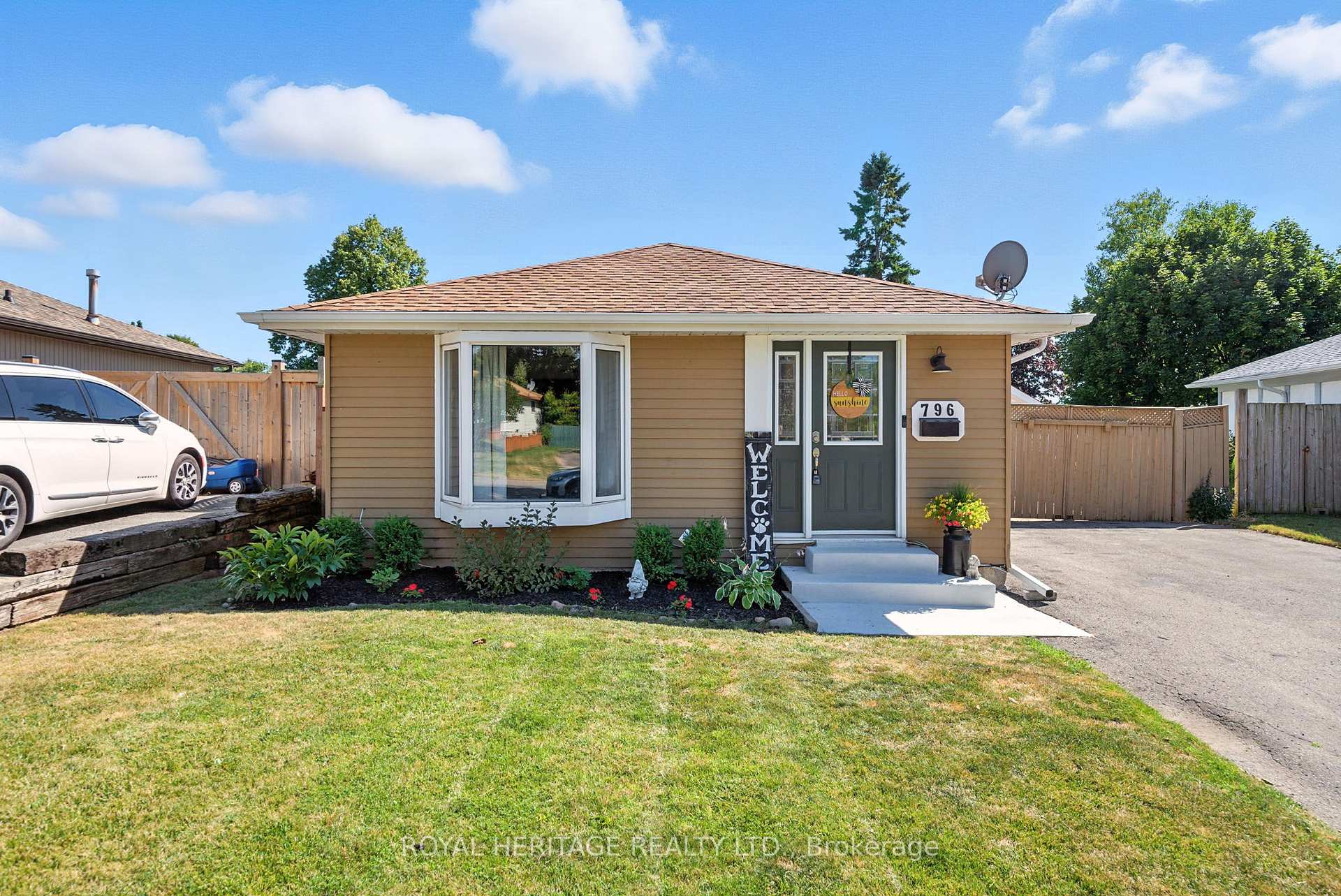 Front of 796 Grandview Drive