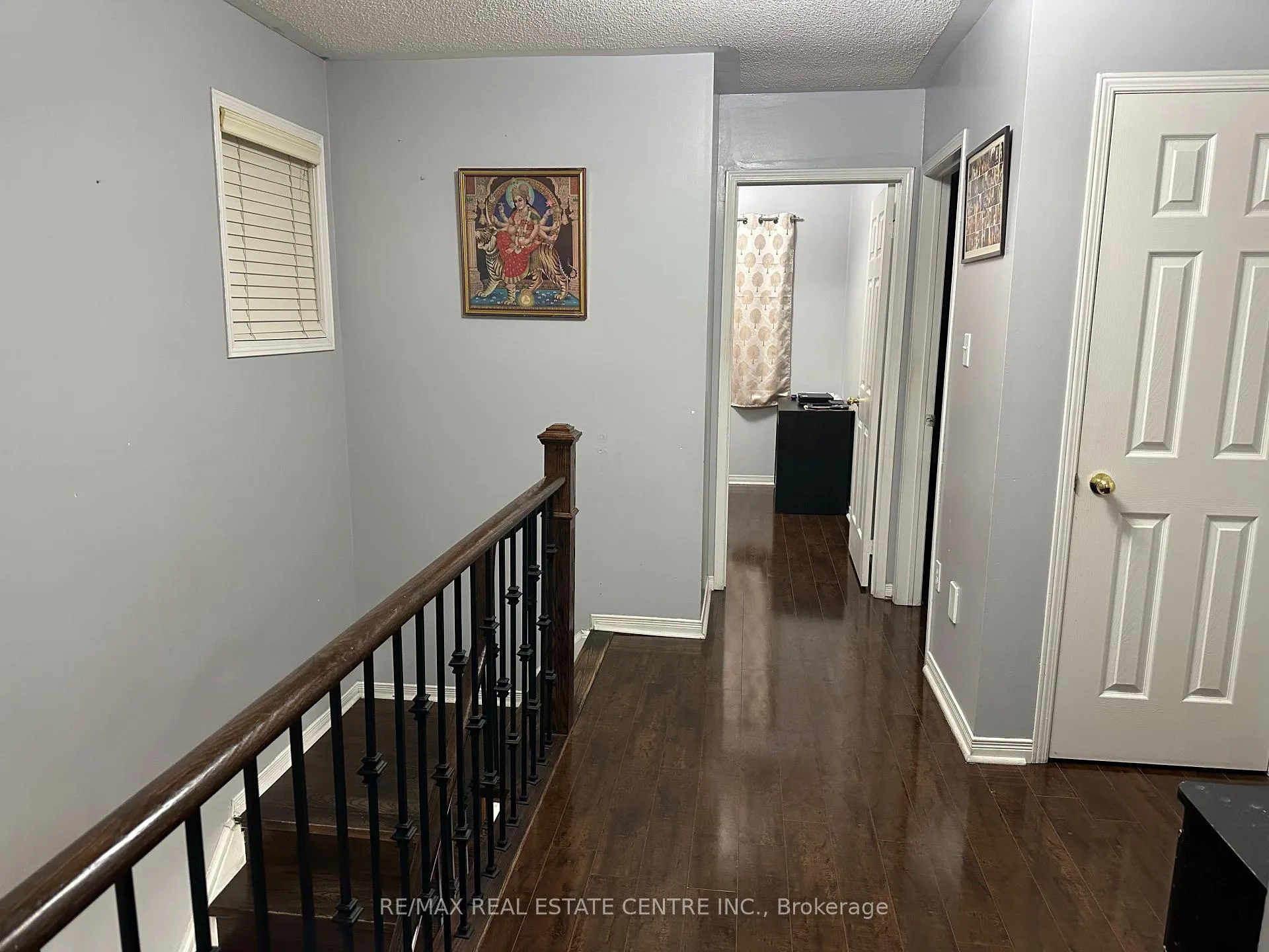 Photo 8 of 40 Ridgefield Court, Brampton, Vales of Castlemore — HOMEH