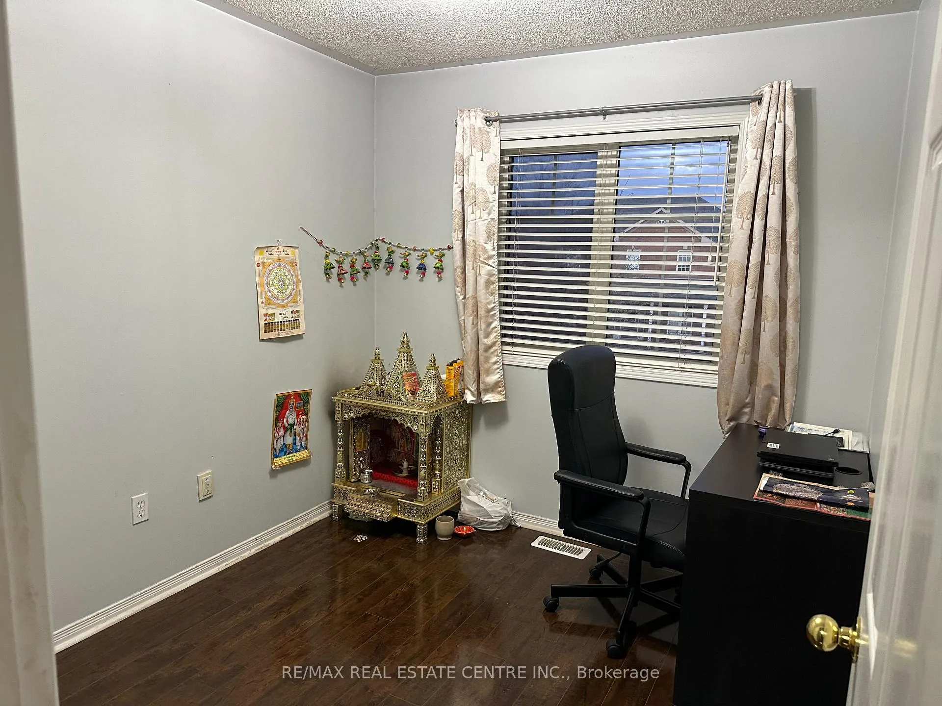 Photo 12 of 40 Ridgefield Court, Brampton, Vales of Castlemore — HOMEH