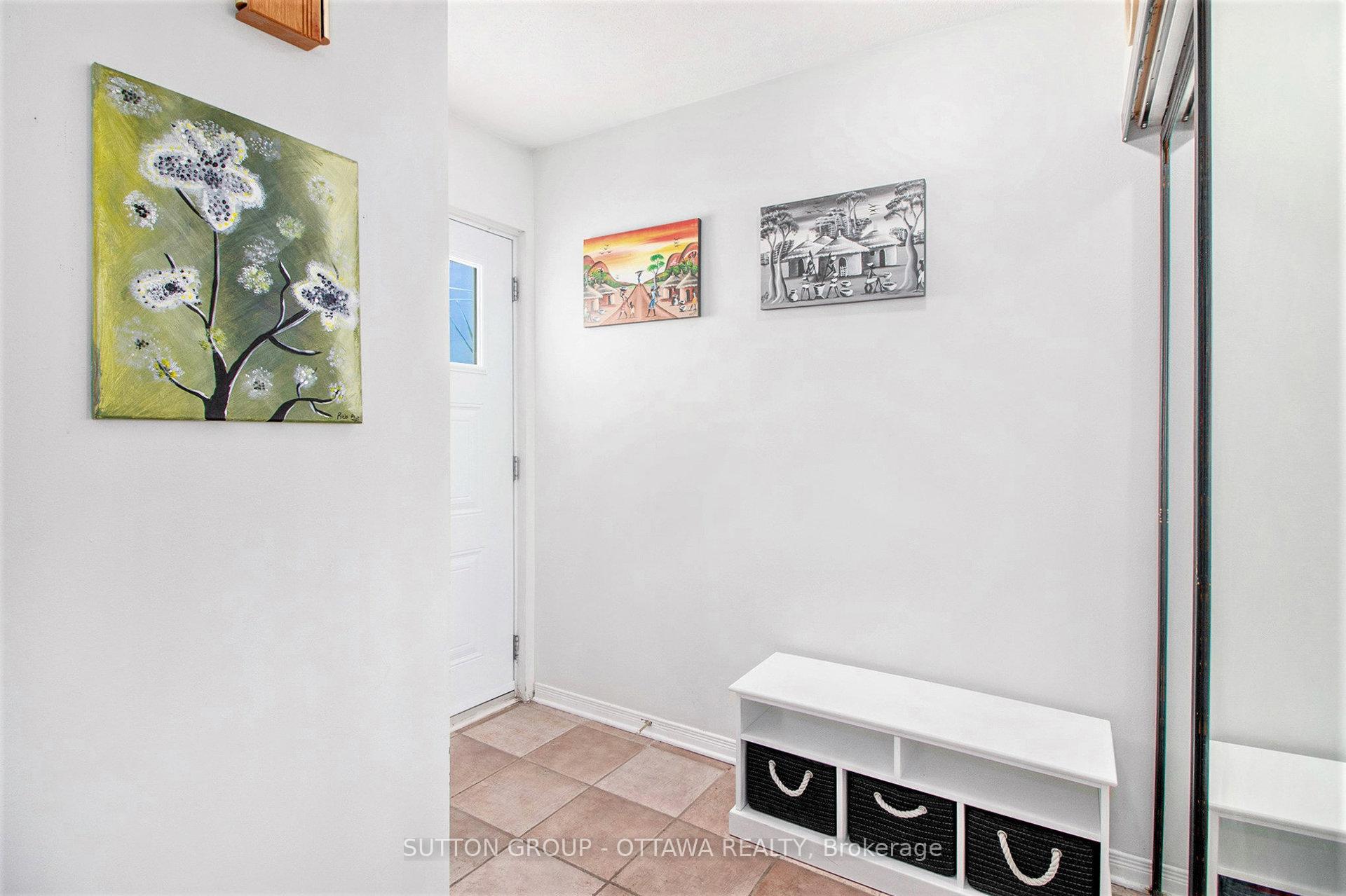 Photo 2 of 848 Borland Drive, Ottawa, Chatelaine Village — HOMEH