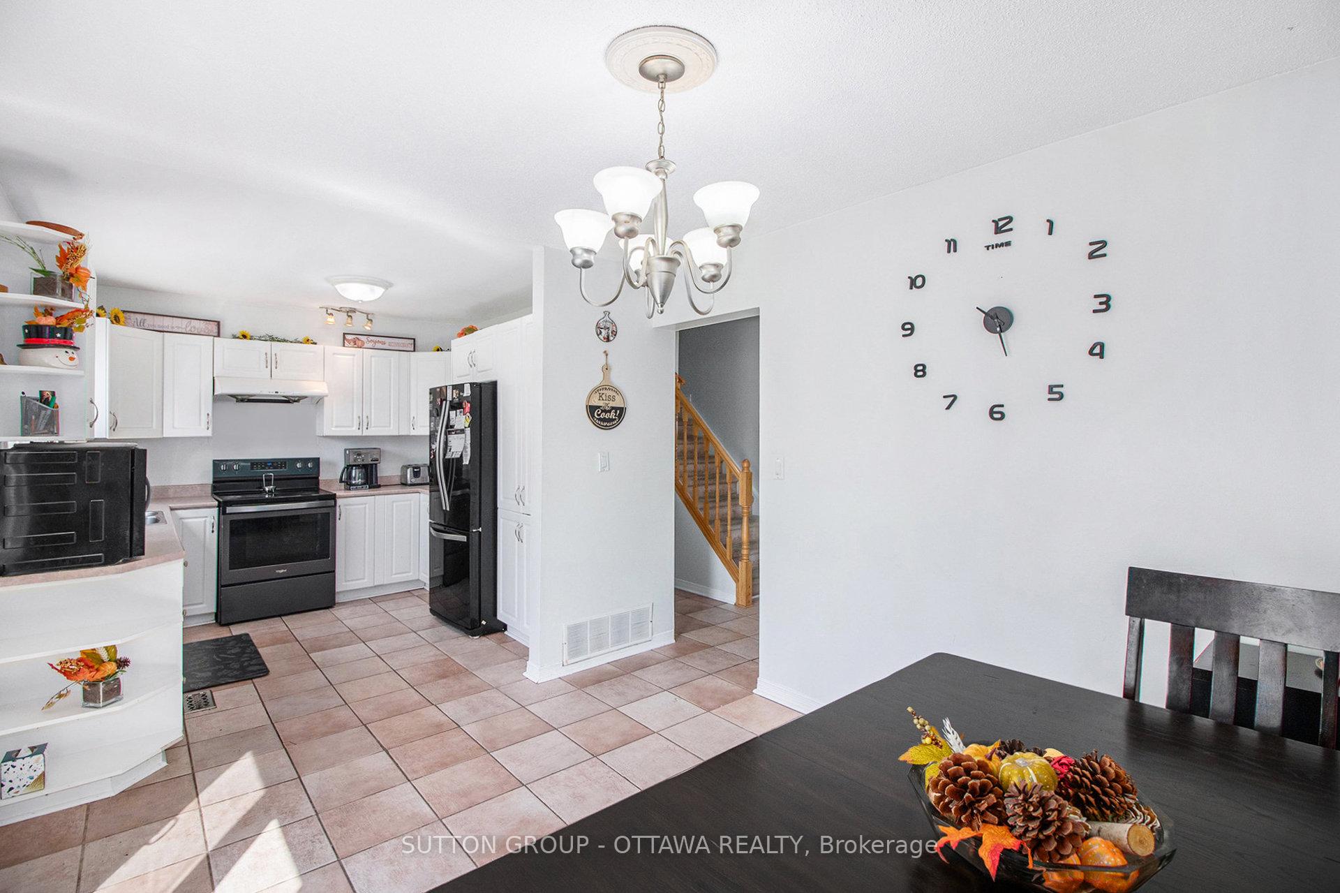 Photo 6 of 848 Borland Drive, Ottawa, Chatelaine Village — HOMEH