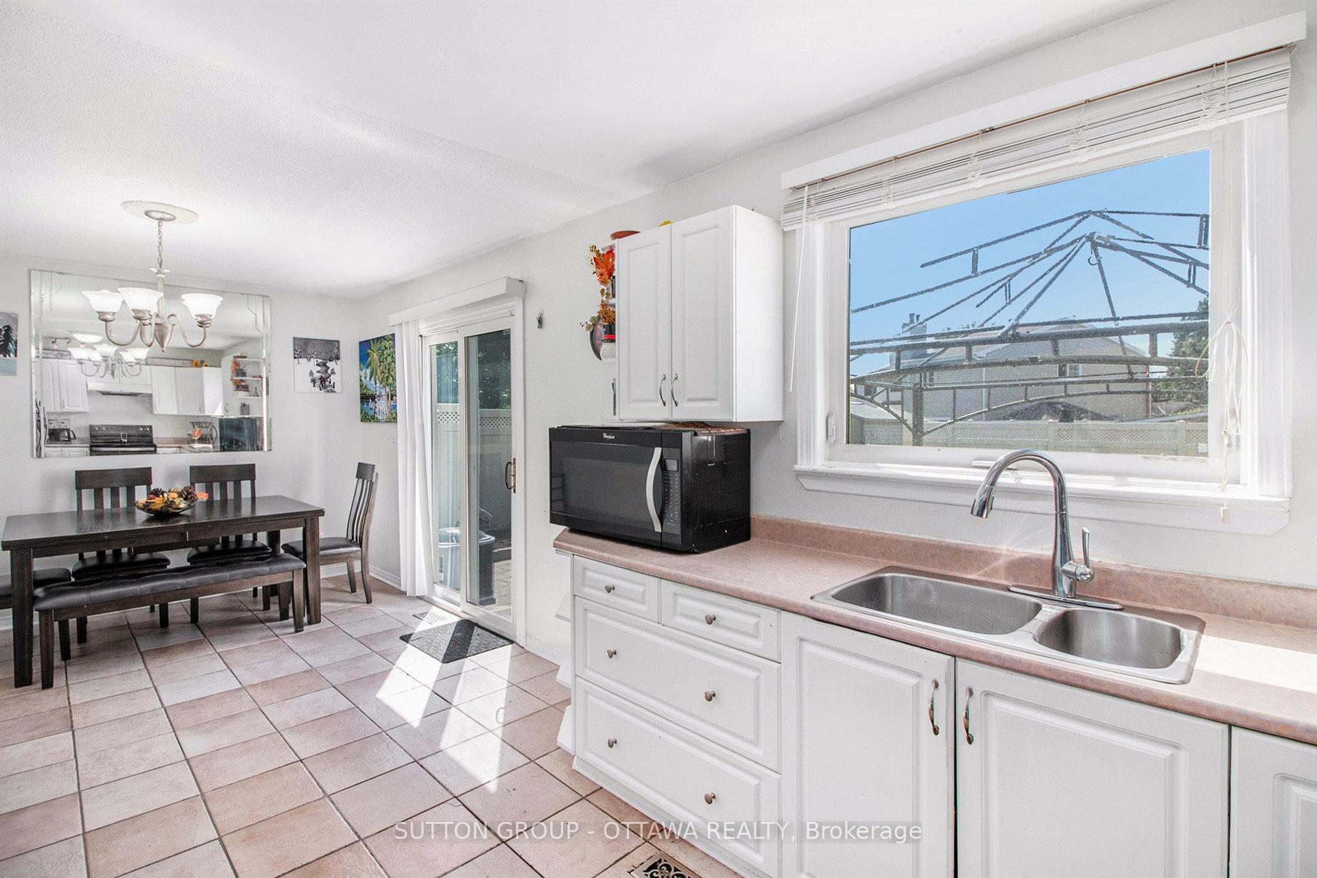 Photo 9 of 848 Borland Drive, Ottawa, Chatelaine Village — HOMEH