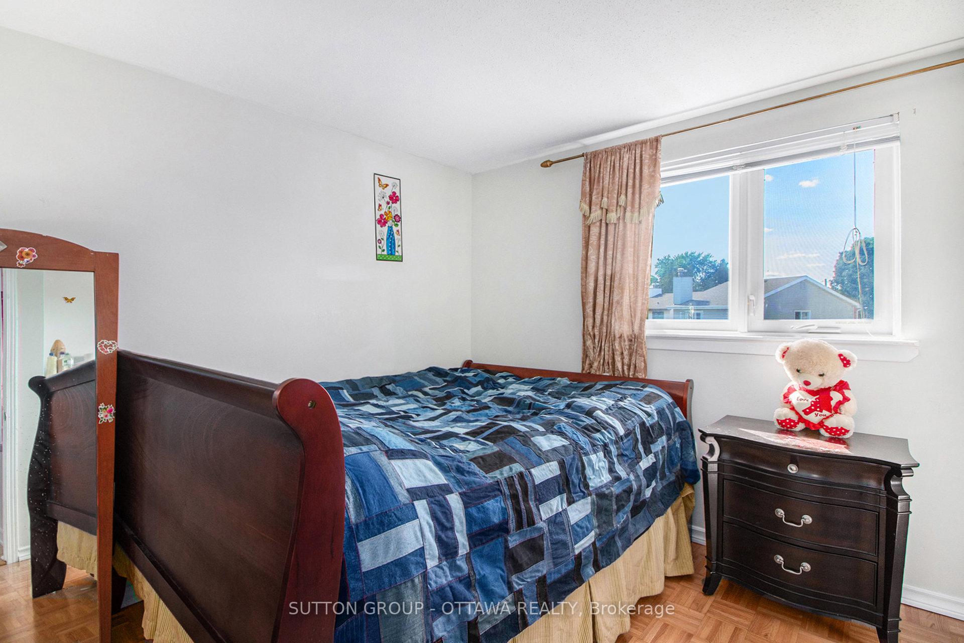 Photo 13 of 848 Borland Drive, Ottawa, Chatelaine Village — HOMEH